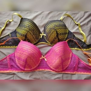 SOLD!! 2 Underwire Bras 34D